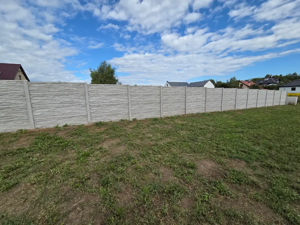 Ogrodzenie betonowe łupek o wysokości 2 m, Jędrzychów